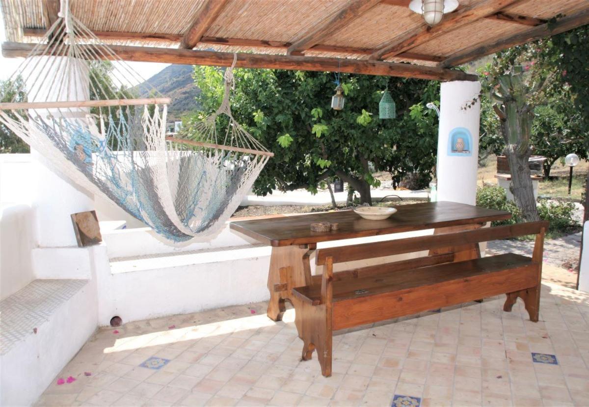 Al Mare - Terrazzi Panoramici E Ampio Giardino Santa Marina Salina