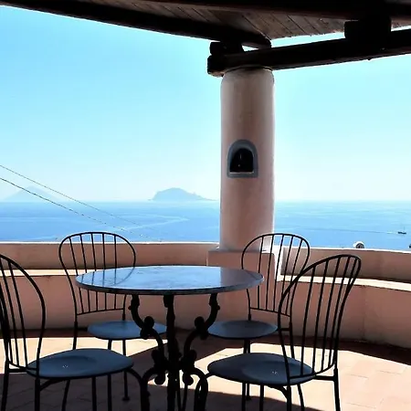 Case Al Mare - Terrazzi Panoramici E Ampio Giardino Santa Marina Salina Exterior photo